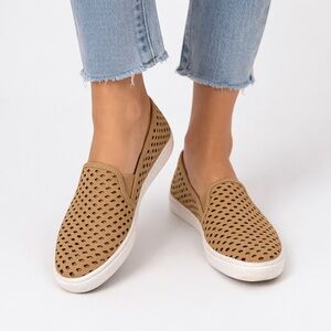 [Steve Madden] Tan Slip On Flats